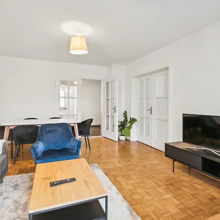 Апартаменты Lovely Flats In Great Location