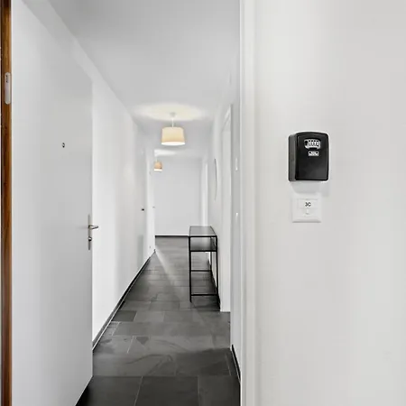 Lovely Flats In Great Location *