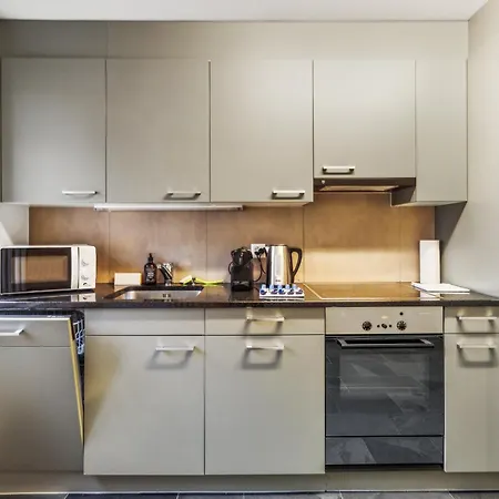 Lovely Flats In Great Location *