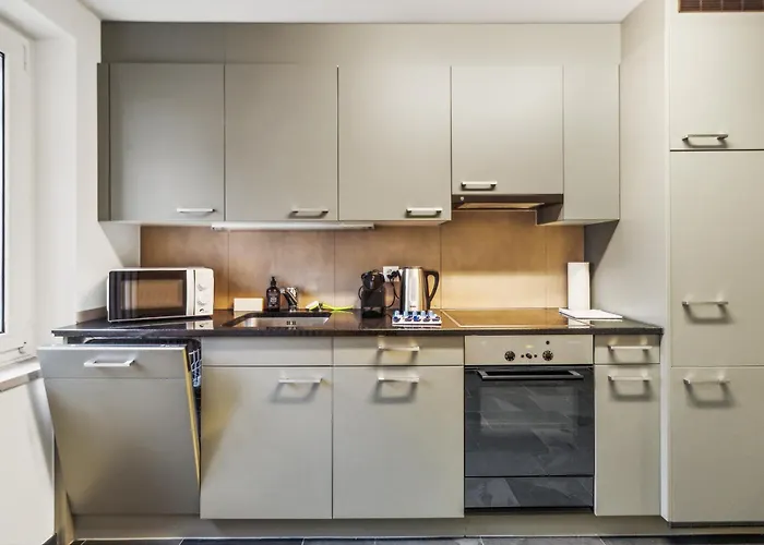 Lovely Flats In Great Location *